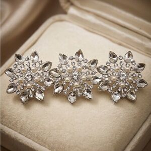 Stunning Triple Floral Crystal & Pearl Brooch – Silver Tone